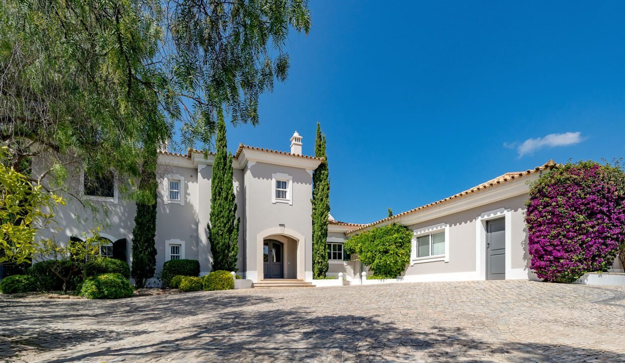 Exterior 4
