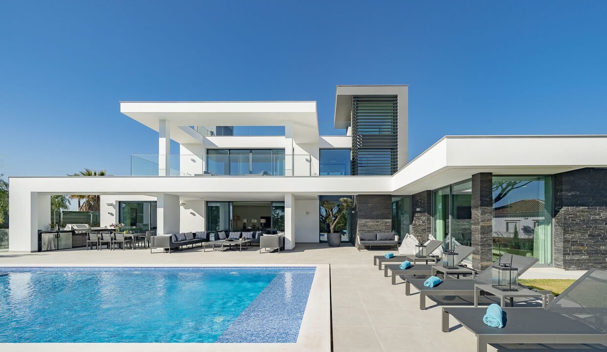 Exterior 5