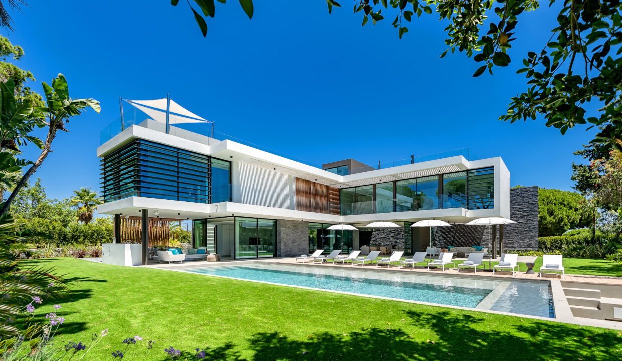 Exterior 32 KEY SHOT