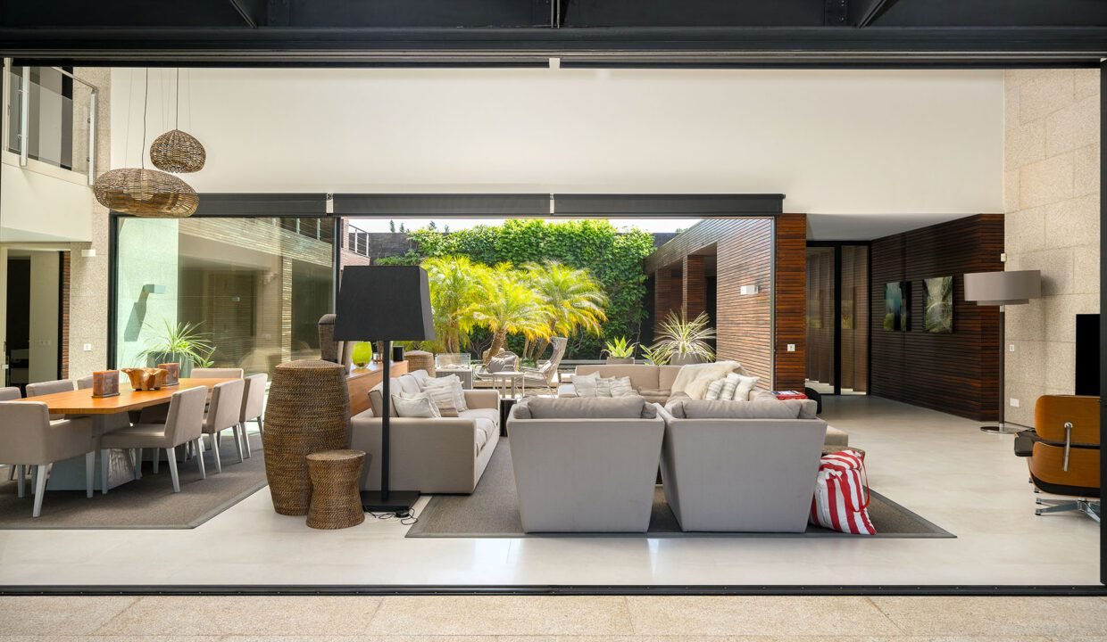 Living Room 4