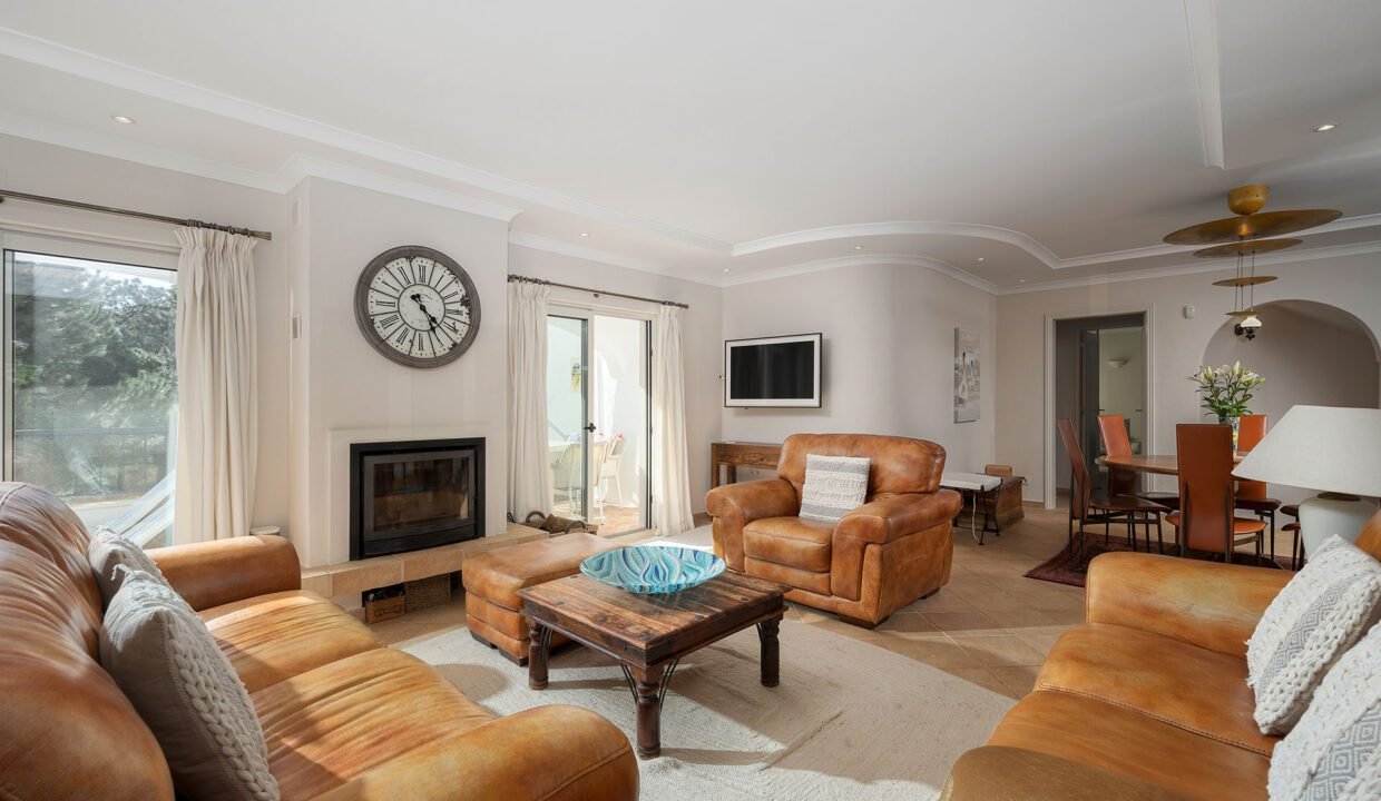 Living Room 4