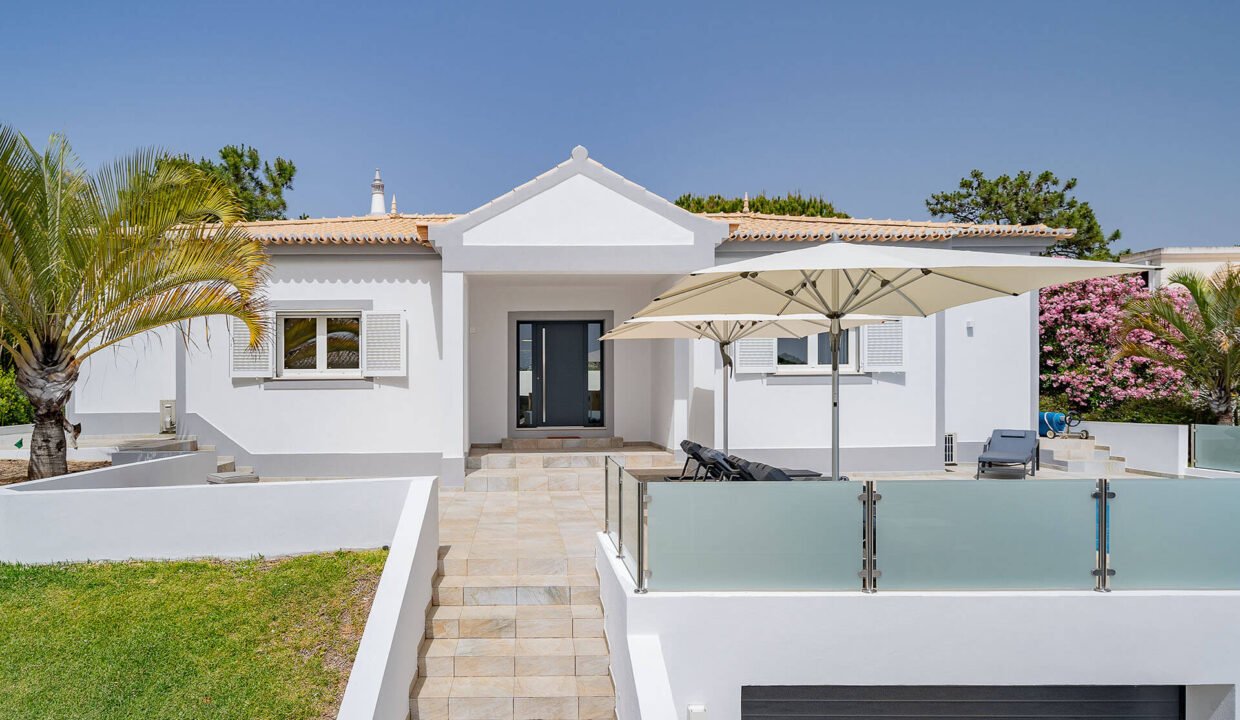 Exterior 14