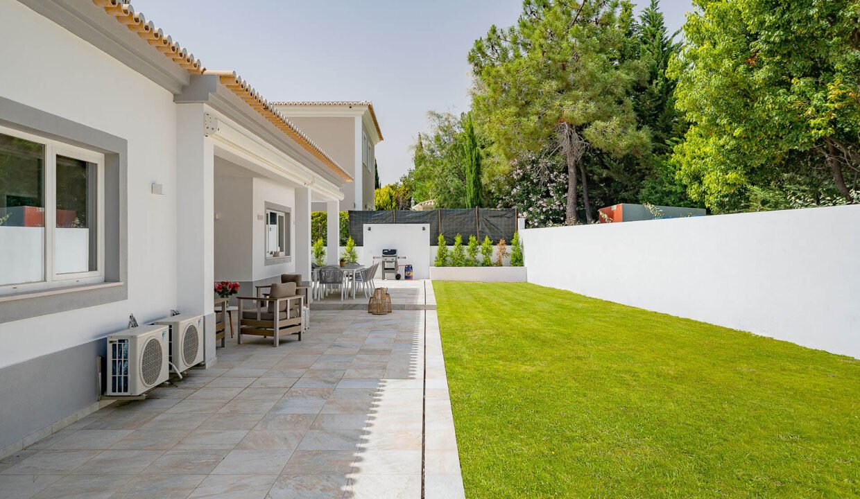 Exterior 3