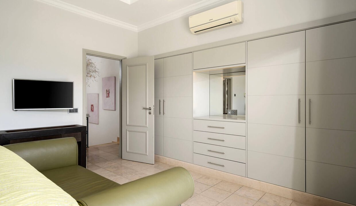 Bedroom 4b