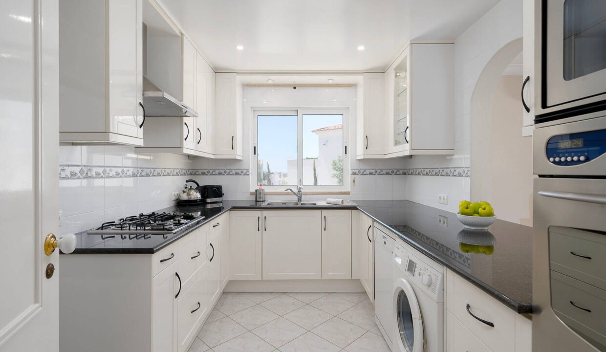 Kitchen 1